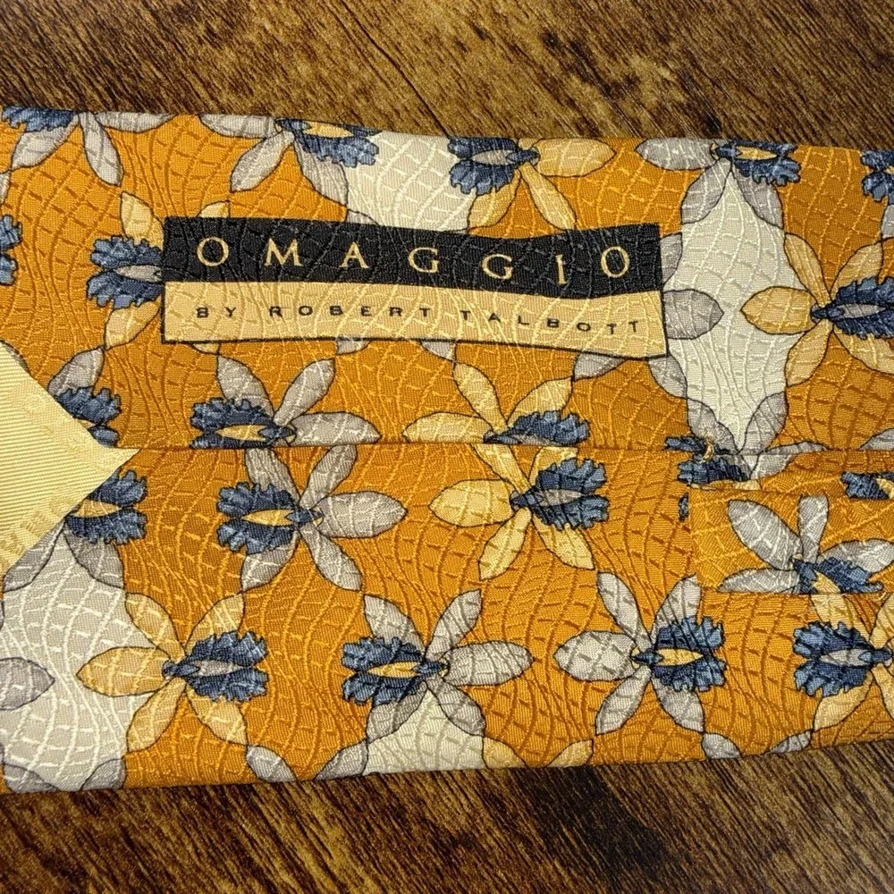 Vintage Omaggio By Robert Talbott Finest Silk From Italy Neck‎ Tie